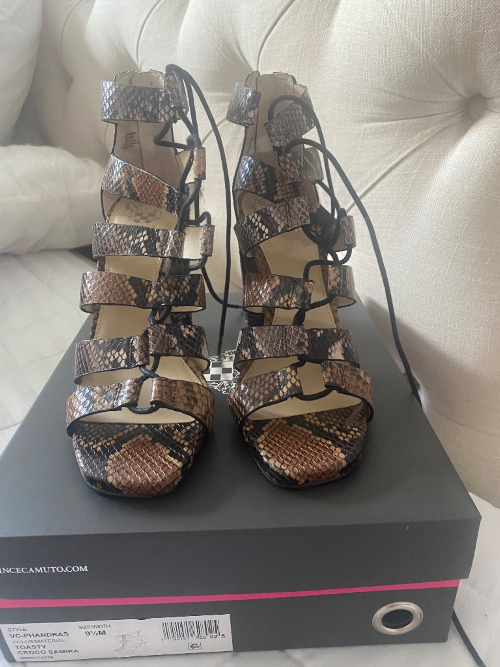 VINCE CAMUTO ANIMAL PRINT GLADIATOR HEELS NEW 9.5 - Picture 6 of 7